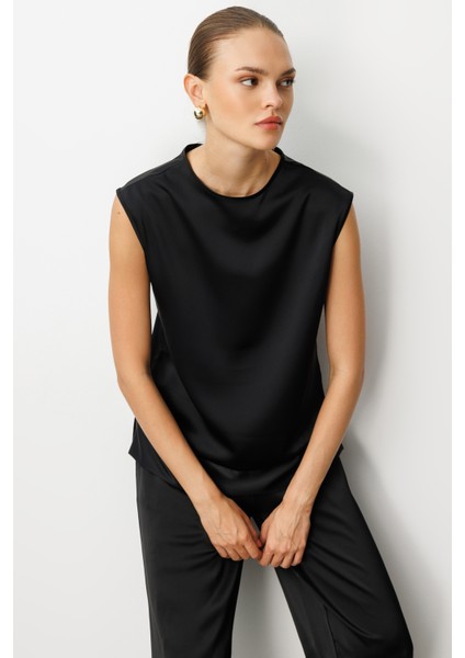 Siyah Kolsuz Basic Saten Bluz modelleri