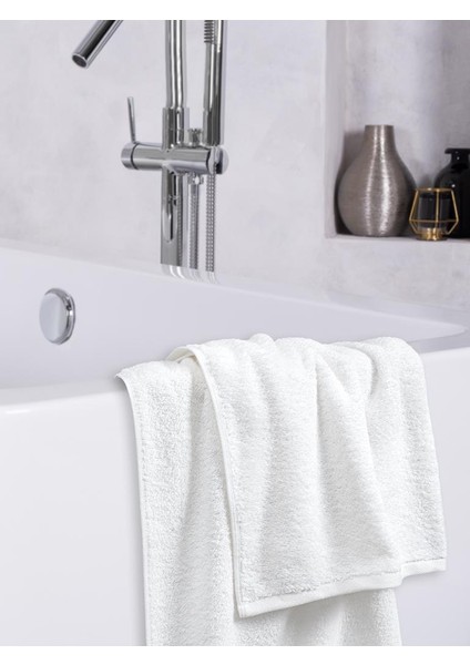 Beyaz Otel Tipi Tekli Pamuklu Havlu Fors fırsatları