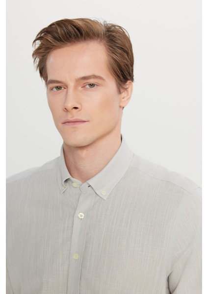 Erkek Gri Slim Fit Dar Kesim Düğmeli Yaka Keten Görünümlü %100 Pamuk Flamlı Gömlek fırsatları