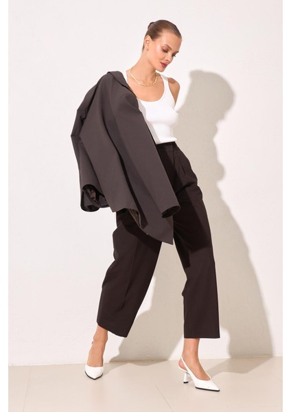 Siyah Cep ve Düğme Detaylı Basic Ceket fiyatları