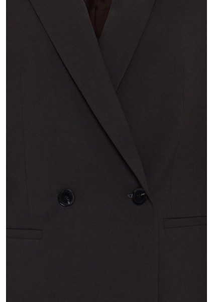 Siyah Cep ve Düğme Detaylı Basic Ceket fırsatları