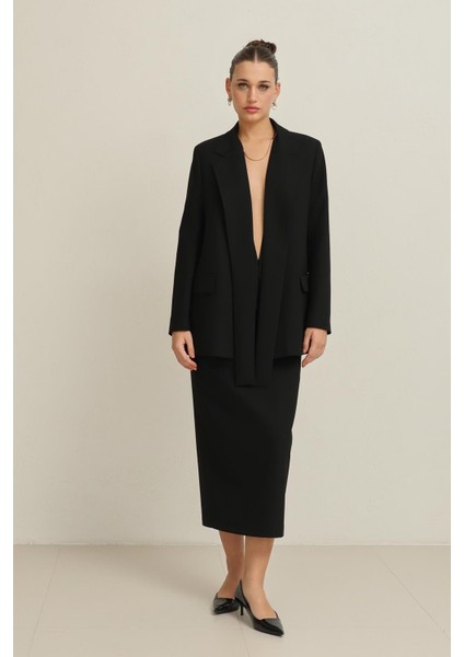 Siyah Yaka Detaylı Ceket fiyatları