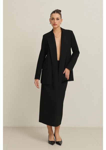 Siyah Yaka Detaylı Ceket modelleri