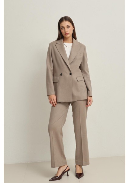 Bej Düğme Detaylı Asimetrik Kapama Ceket fiyatları