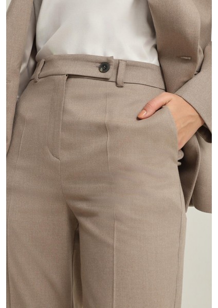 Bej Düğme Detaylı Asimetrik Kapama Ceket fırsatları