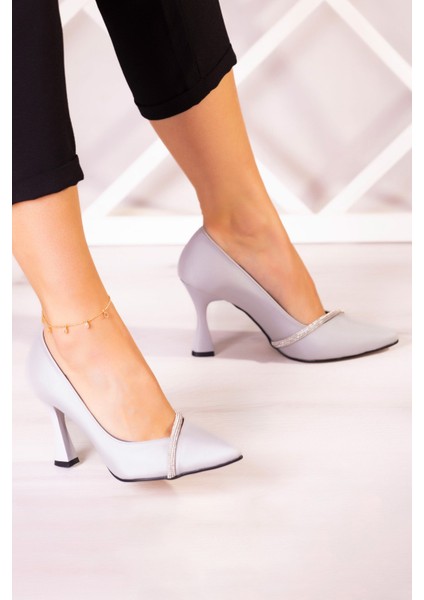 Roland Gümüş Saten Taşlı Sivri Burun İnce Kadeh Topuklu Abiye Ayakkabı modelleri