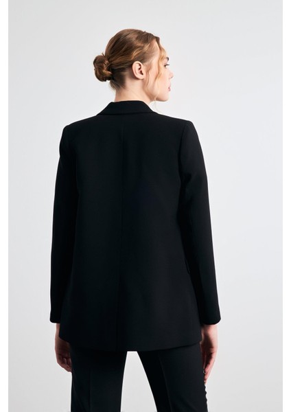 Siyah Yakada Taş Ve Düğme Detaylı Ceket modelleri