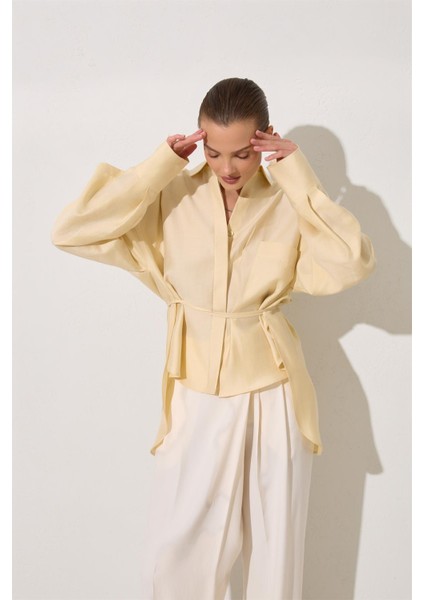 Tereyağ Sarısı Belden Kuşak ve Cep Detaylı Gömlek indirimleri