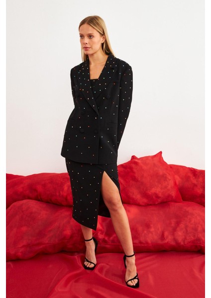 Siyah Kruvaze Kapama Ve Renkli Taş Detaylı Ceket