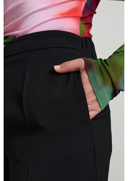 Siyah Rahat Kesim Geniş Paça Pantolon fırsatları