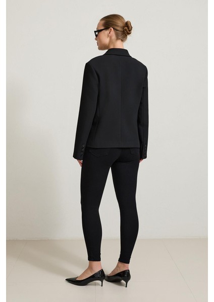 Siyah Asimetrik Kapama Cep Detaylı Ceket indirimleri