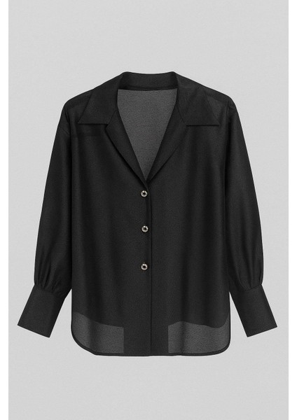 Siyah Ceket Yaka Dökümlü Gömlek
