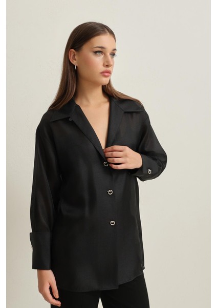 Siyah Ceket Yaka Dökümlü Gömlek indirimleri