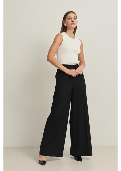 Siyah Belden Lastikli Rahat Kesim Geniş Paça Pantolon