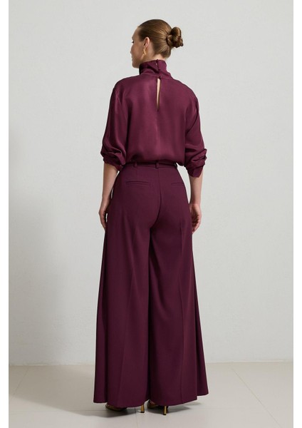 Vişne Pile Detaylı Rahat Kesim Kemerli Pantolon indirimleri