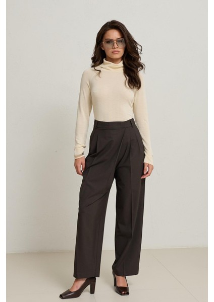 Acı-Kahve Belden Asimetrik Kapama Detaylı Pantolon