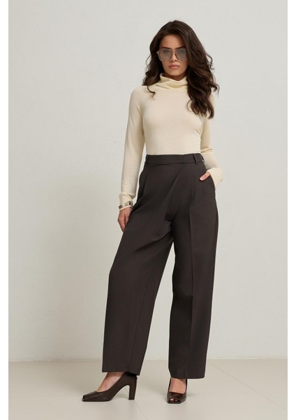 Acı-Kahve Belden Asimetrik Kapama Detaylı Pantolon modelleri