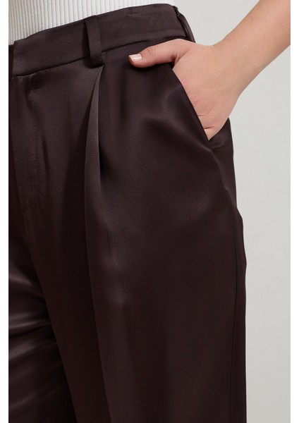 Çikolata Pile ve Cep Detaylı Rahat Kesim Pantolon fırsatları