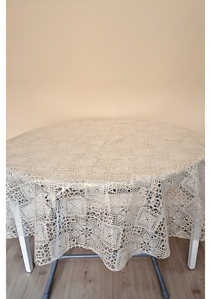 Üstü Şeffaf Muşamba Kaplama Dantel Görünüm Yuvarlak Masa Örtüsü -137 cm Çap -Krem Renk-Krr