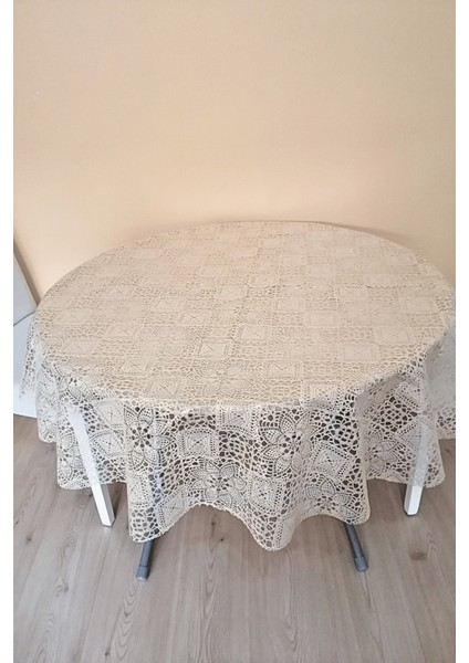 Üstü Şeffaf Muşamba Kaplama Dantel Görünüm Yuvarlak Masa Örtüsü -137 cm Çap -Krem Renk-Krr fiyatları