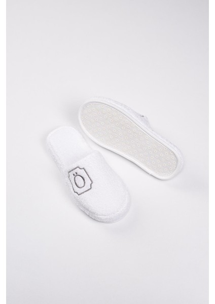 Ö Harf Nakışlı Banyo Ve Ev Havlu Terliği – %100 Pamuk Kaymaz Kalın Taban