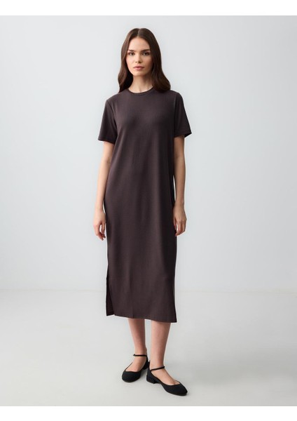 Kahverengi Düz Kesim Bisiklet Yaka Kısa Kollu Örme Elbise