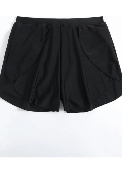 Kadın Siyah Yırtmaçlı Etek Görünümlü Şık Deniz Şortu