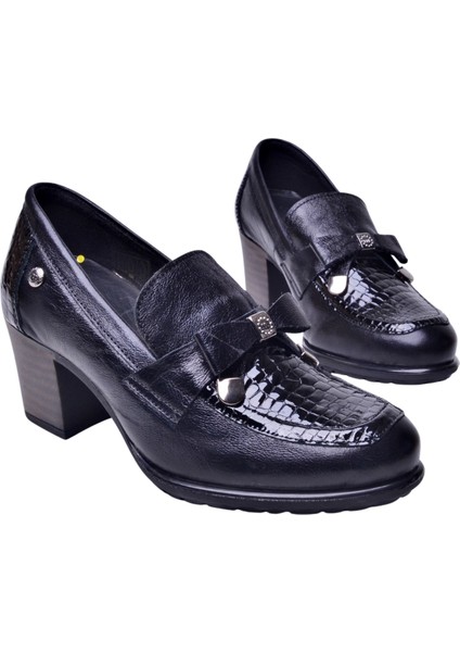 D25KA-3335 Kadın Deri Topuklu Ayakkabı modelleri