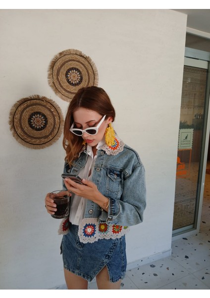 Özel Tasarım El Örgüsü Yaka ve Kenar Detaylı Denim Ceket fiyatları