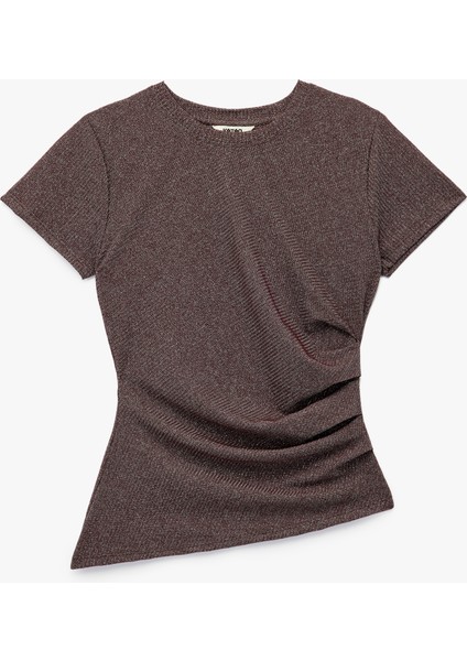 Drape Detaylı Kısa Kollu Bisiklet Yaka Asimetrik Kesim Simli Tişört