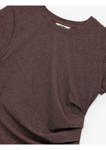 Drape Detaylı Kısa Kollu Bisiklet Yaka Asimetrik Kesim Simli Tişört modelleri