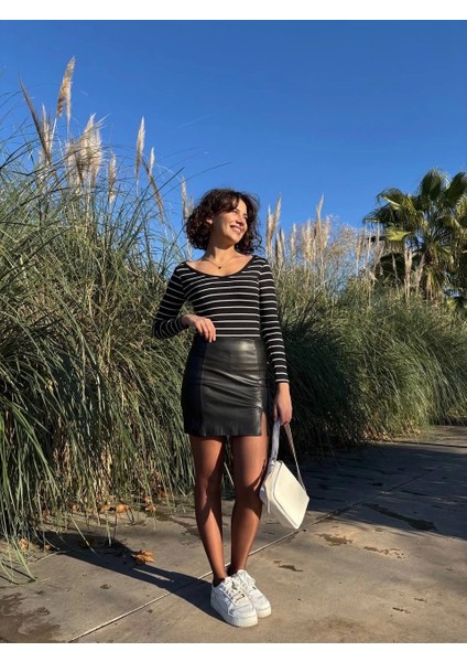 V Yaka Çizgili Bluz Siyah A3699 fırsatları