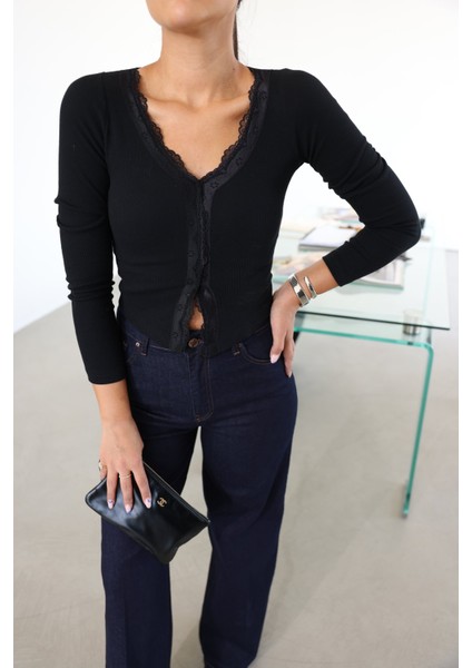 Dantel Detaylı Uzun Kollu Bluz fırsatları