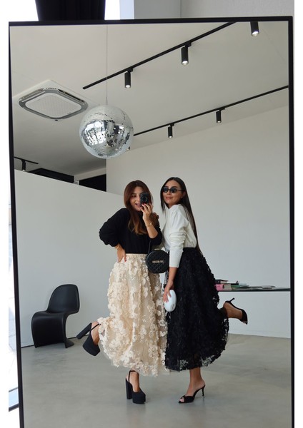 Çiçek Kabartmalı Pullu Premium Etek