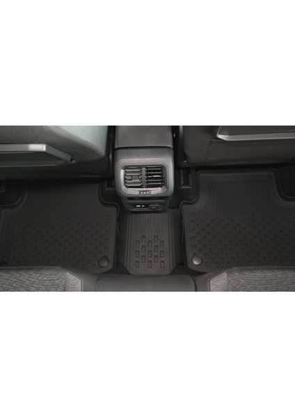 Volkswagen Tiguan 2016-2024 4.5D Havuzlu Paspas Siyah fırsatları