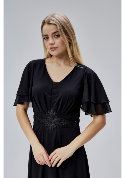 Kadın Şifon Beli Işleme Detaylı V Yakalı Robası Pileli Dökümlü Kumaştan Uzun Abiye Elbise HV06063045 modelleri