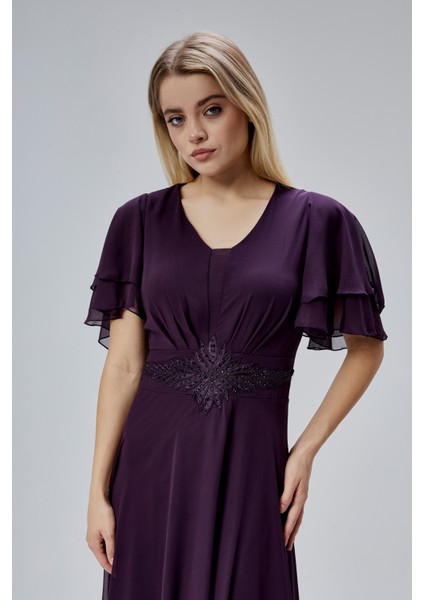 Kadın Şifon Beli Işleme Detaylı V Yakalı Robası Pileli Dökümlü Kumaştan Uzun Abiye Elbise HV06063045 modelleri