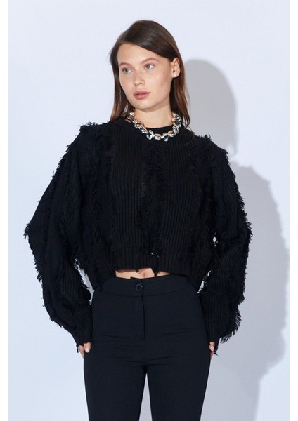 Kadın Siyah Önü Püskül Detaylı Kazak