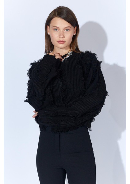 Kadın Siyah Önü Püskül Detaylı Kazak fiyatları