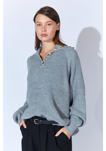 Kadın Gri Şal Yaka Düğmeli Triko Kazak