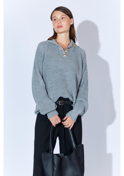 Kadın Gri Şal Yaka Düğmeli Triko Kazak indirimleri