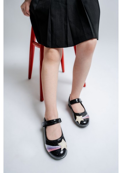 Kız Çocuk Siyah Yıldızlı Günlük Babet