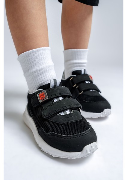Erkek Çocuk Siyah Spor Ayakkabı