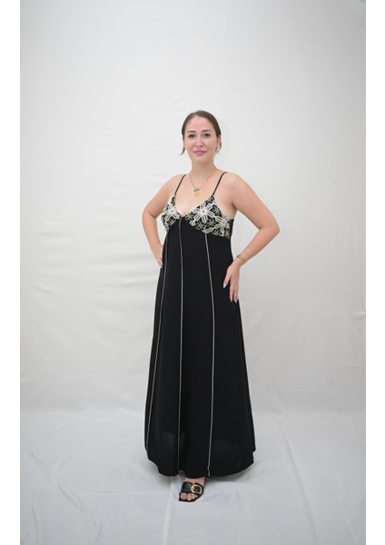 Siyah Çiçek Detay Nakışlı Uzun Elbise fiyatları