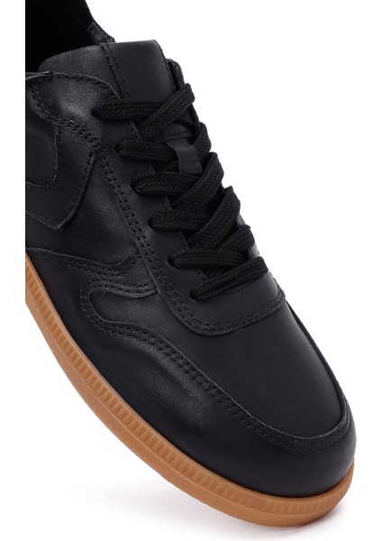 Kadın Siyah Bağcıklı Deri Sneaker 25AFD220918
