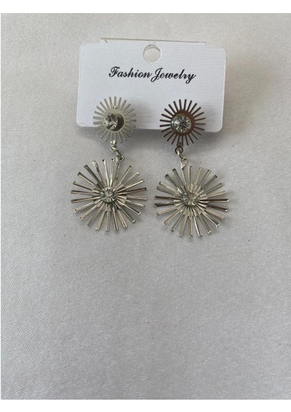 Çiçek Figürlü Zirkon Taşlı Küpe Gümüş Renk