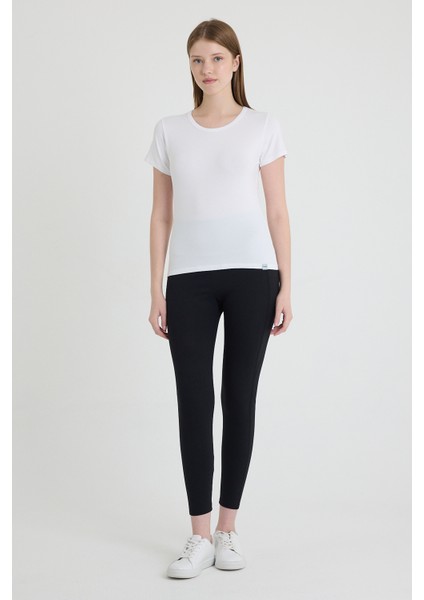 Becky Sıfır Yaka Beyaz Basic Bambu ve Organik Pamuk Kadın Tişört fırsatları