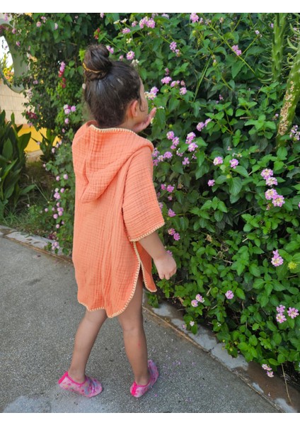 4 Kat Müslin Kapüşonlu Çoban Dikişli Çocuk Panço Turuncu Renk 5-6 Yaş