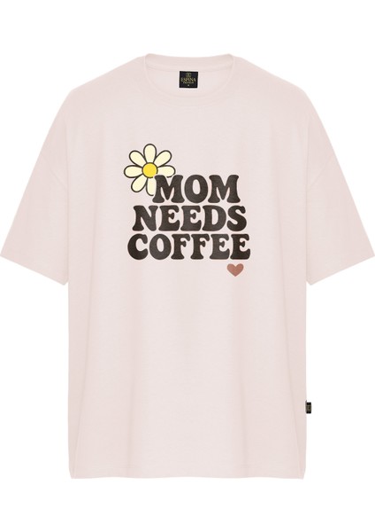 Kadın Mom Needs Coffee Baskılı Oversize Tişört