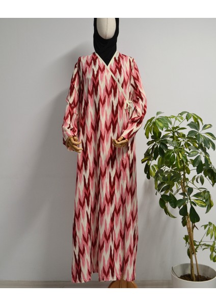 Zigzag Desenli Kruvaze Namaz Elbisesi – %100 Viskon, Yandan Bağlamalı 36-46 Beden